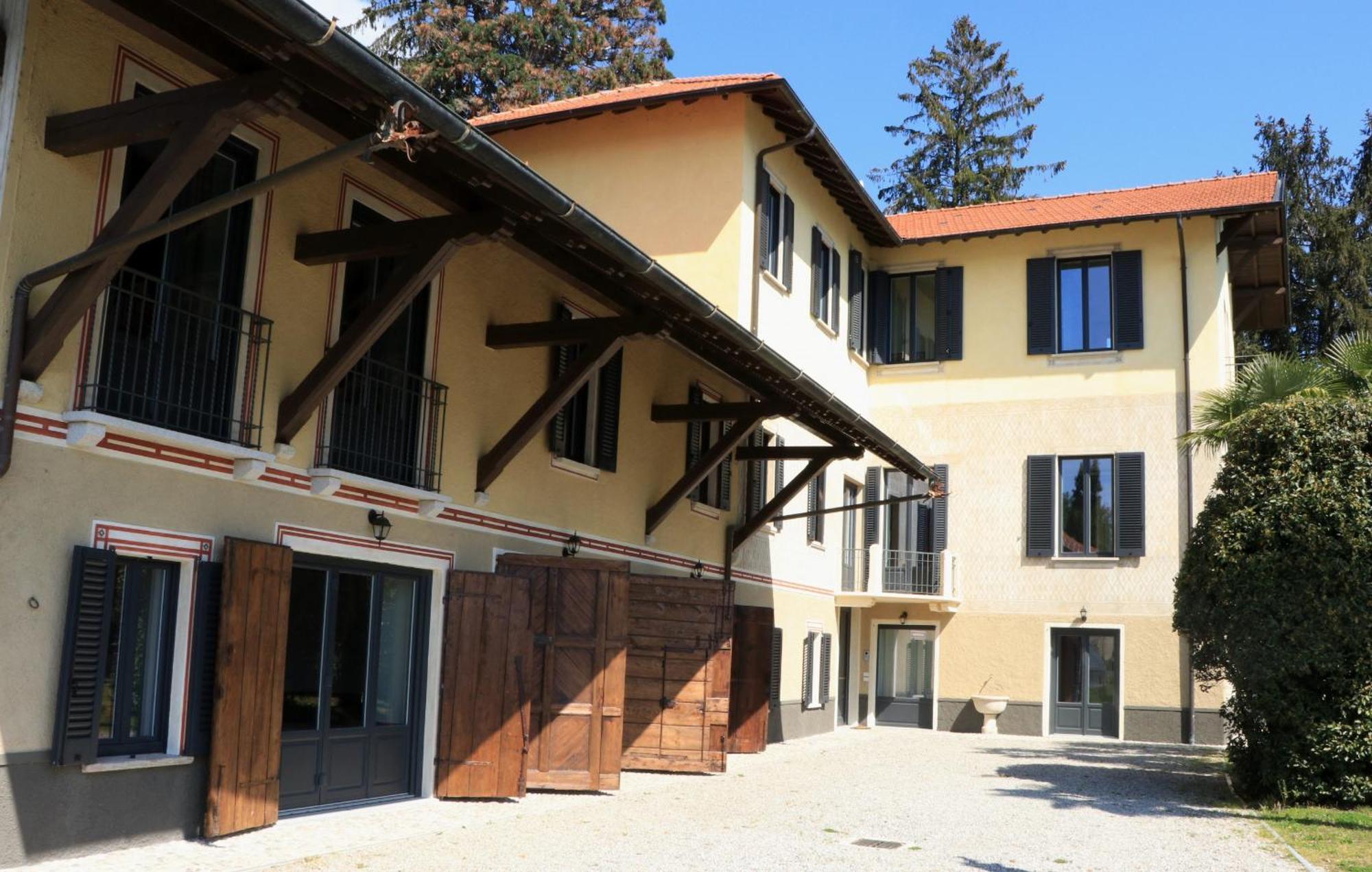 Beach Villa Fiorina Ghiffa Exterior photo