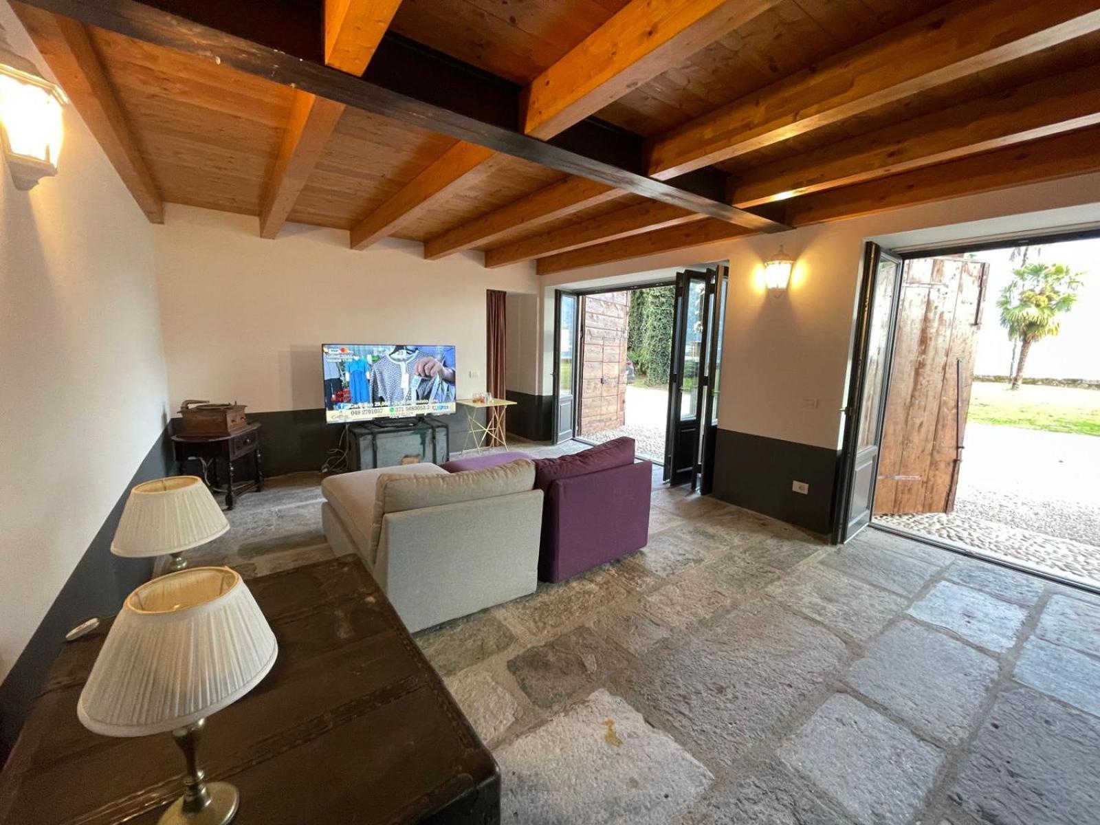 Beach Villa Fiorina Ghiffa Exterior photo